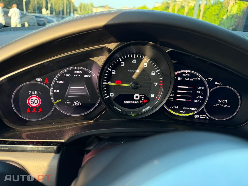 Porsche Cayenne E-Hybrid Tiptronic S