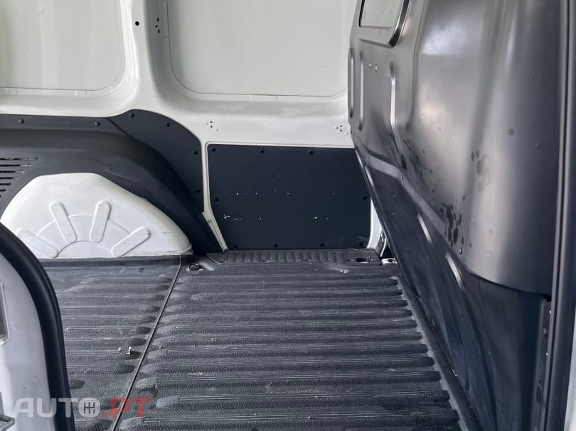 Renault Kangoo Outro