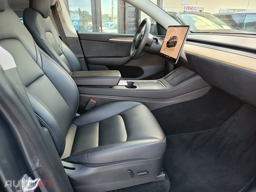 Tesla Model Y Long Range Tração Integral