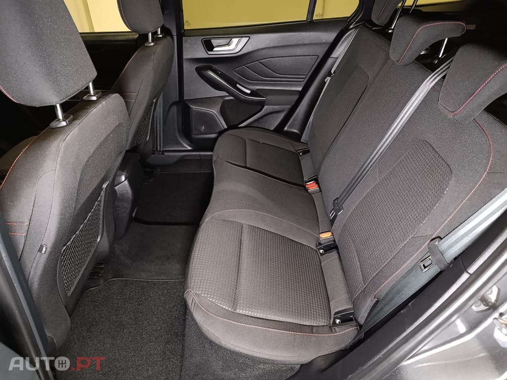 Ford Focus SW 1.0  EcoBoost  Hybrid ST-Line