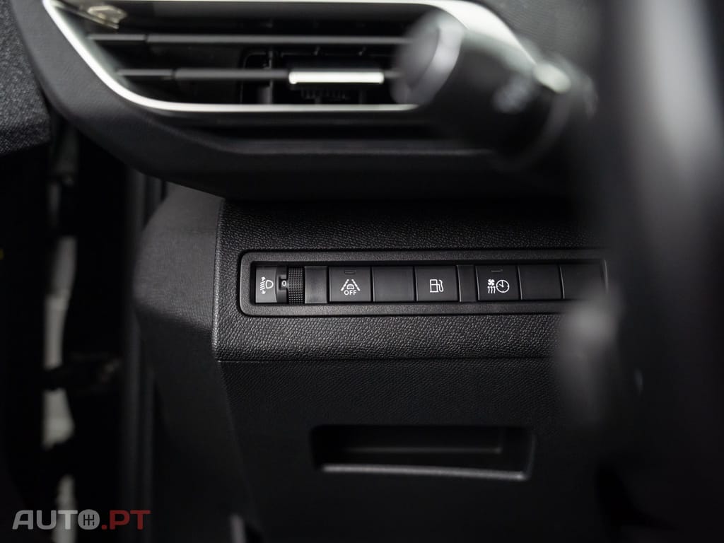 Peugeot 3008 1.6 Hybrid Allure e-EAT8