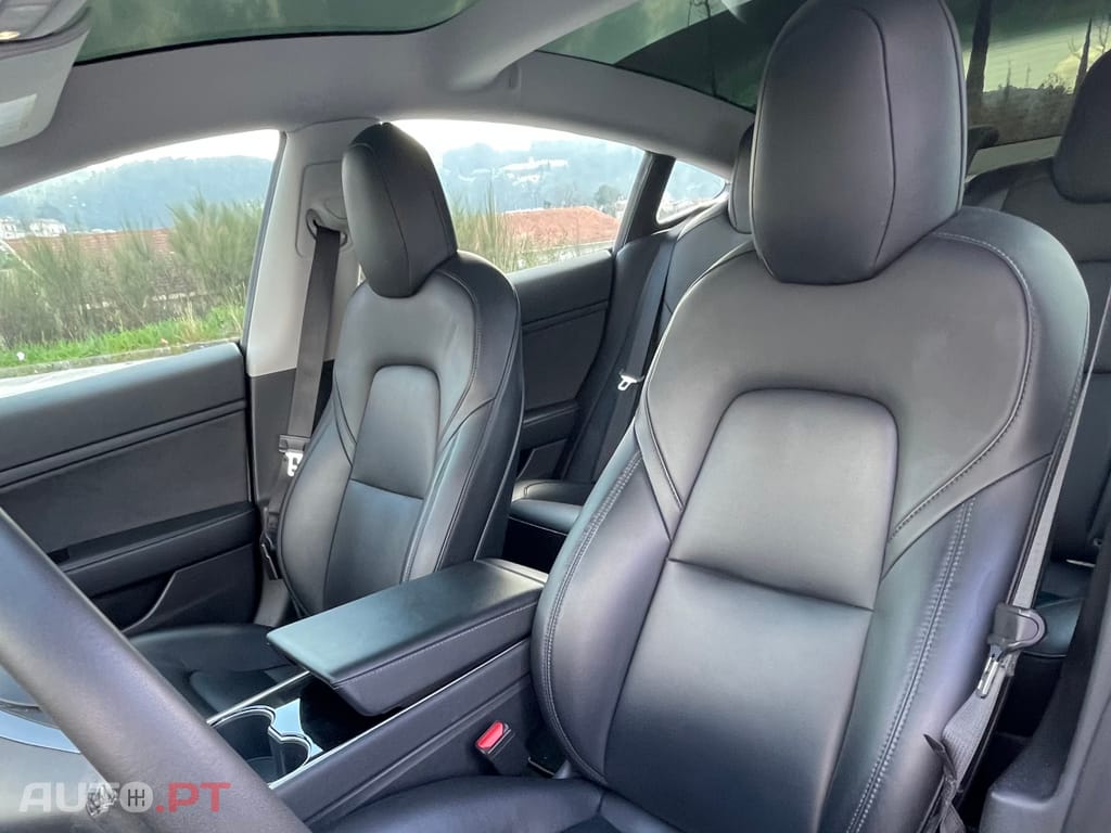 Tesla Model 3 RWD
