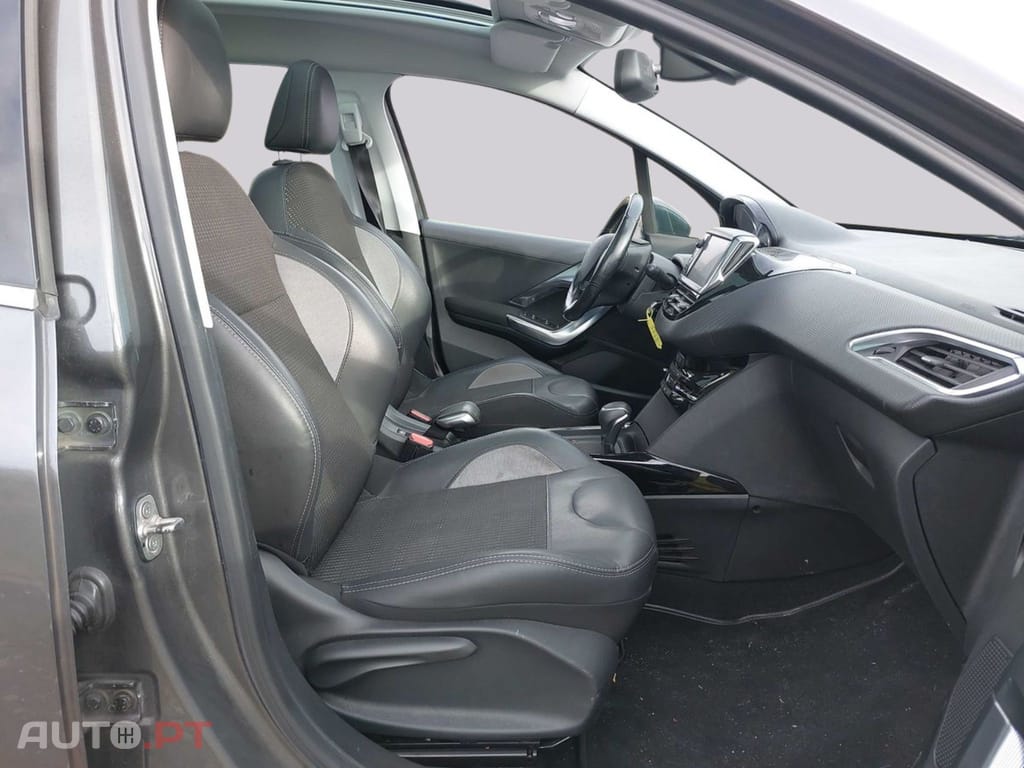 Peugeot 2008 1.2 PureTech Allure