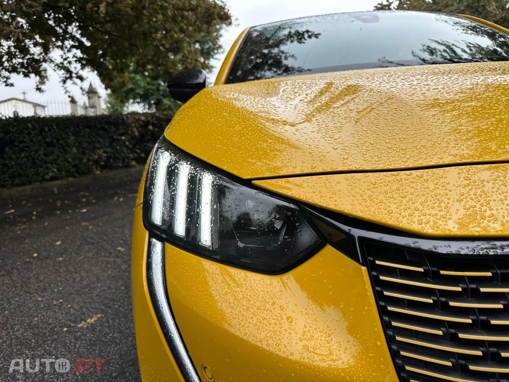 Peugeot E-208 50 kWh GT Pack