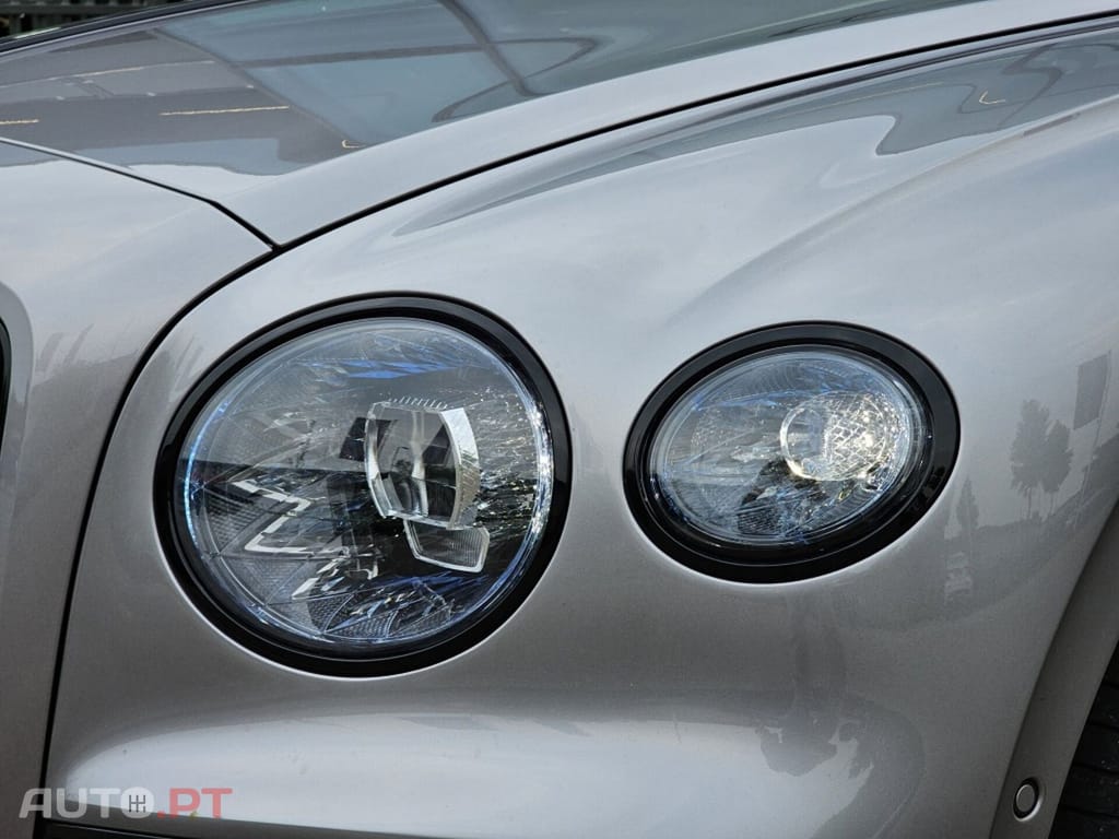Bentley Flying Spur V6 Hybrid S 