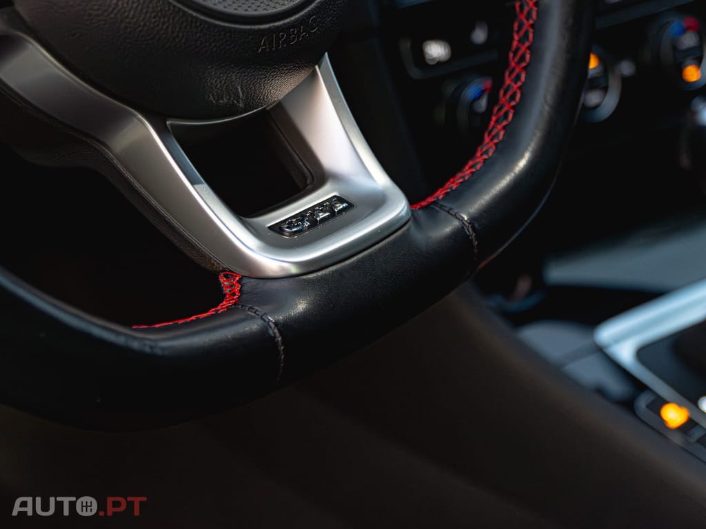 Volkswagen Golf 2.0 TSI TCR DSG