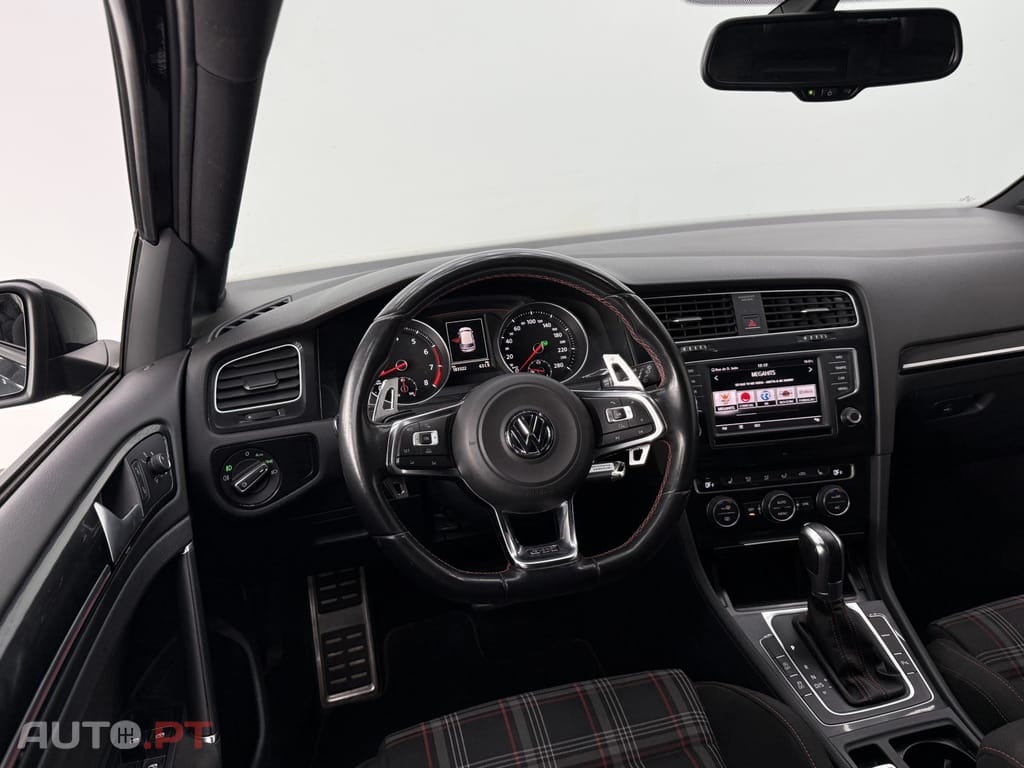 Volkswagen Golf 2.0 TSI GTI DSG