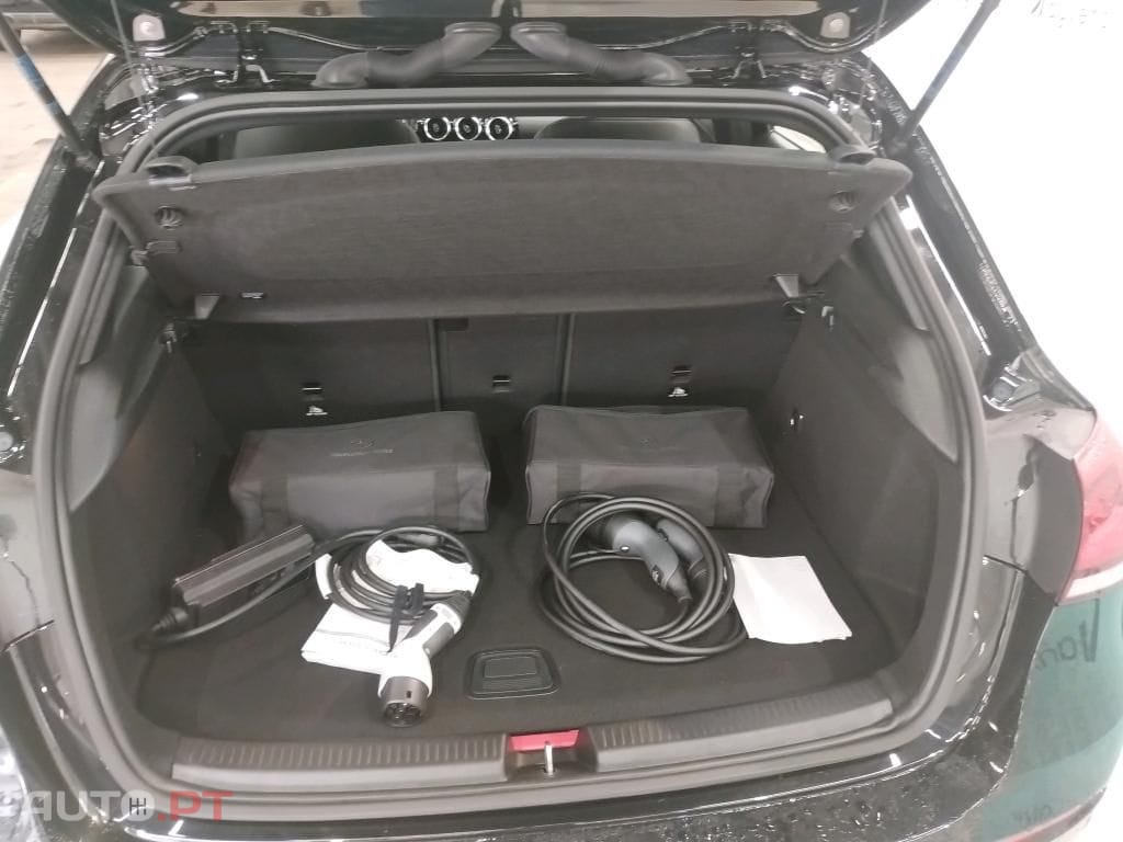 Mercedes-Benz A 250 e Style Plus