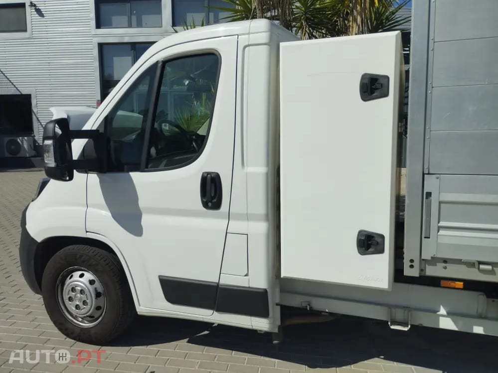 Peugeot Boxer 2.2 BLUE HDI ( CX CARGA BASCULANTE TRASEIRA)