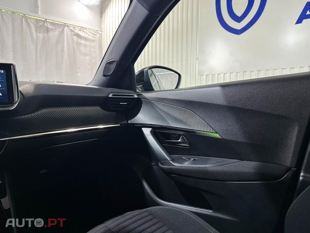 Peugeot 2008 1.2 PureTech Allure Pack