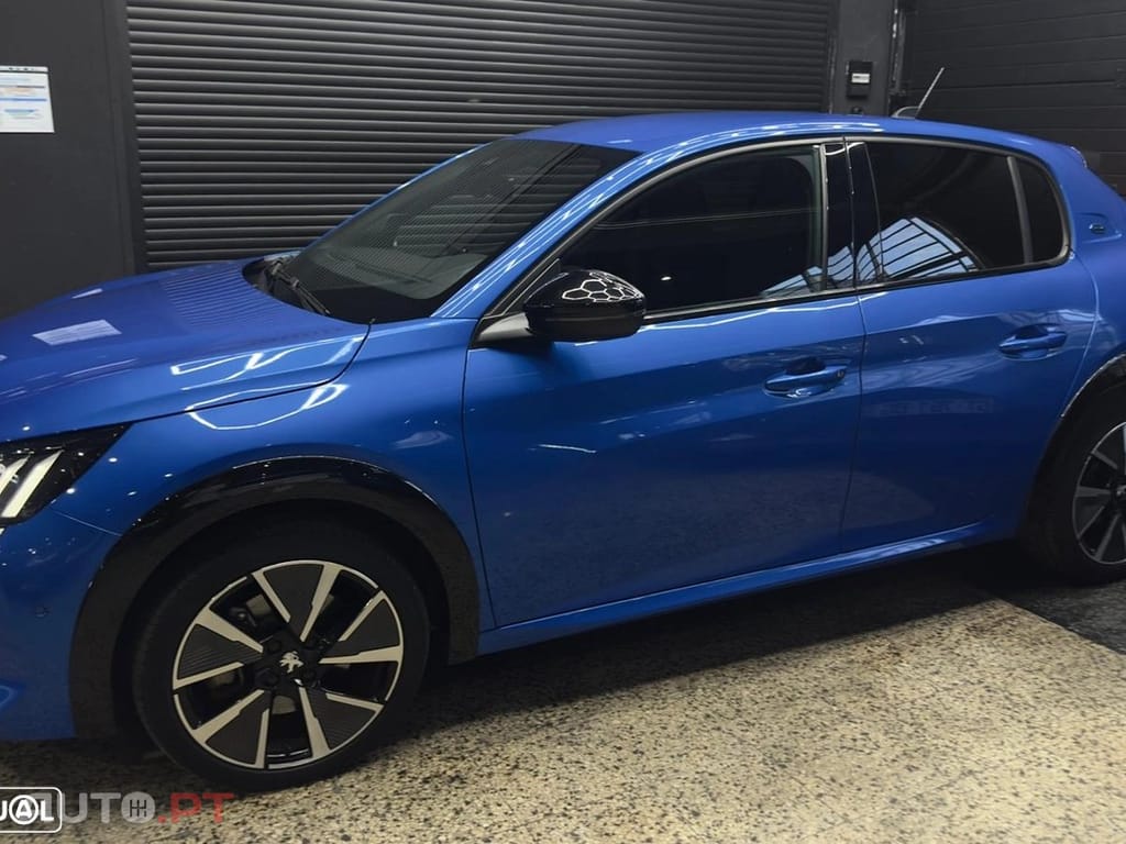 Peugeot E-208 50 kWh GT
