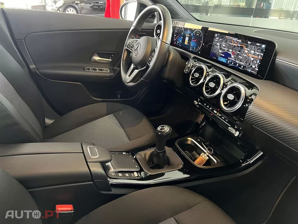 Mercedes-Benz CLA 180 d Shooting Brake Business Solutions