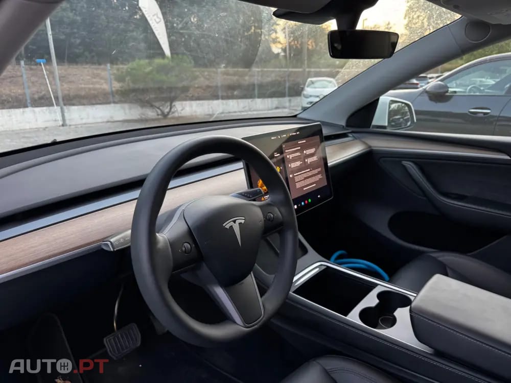 Tesla Model Y Long Range Dual Motor AWD