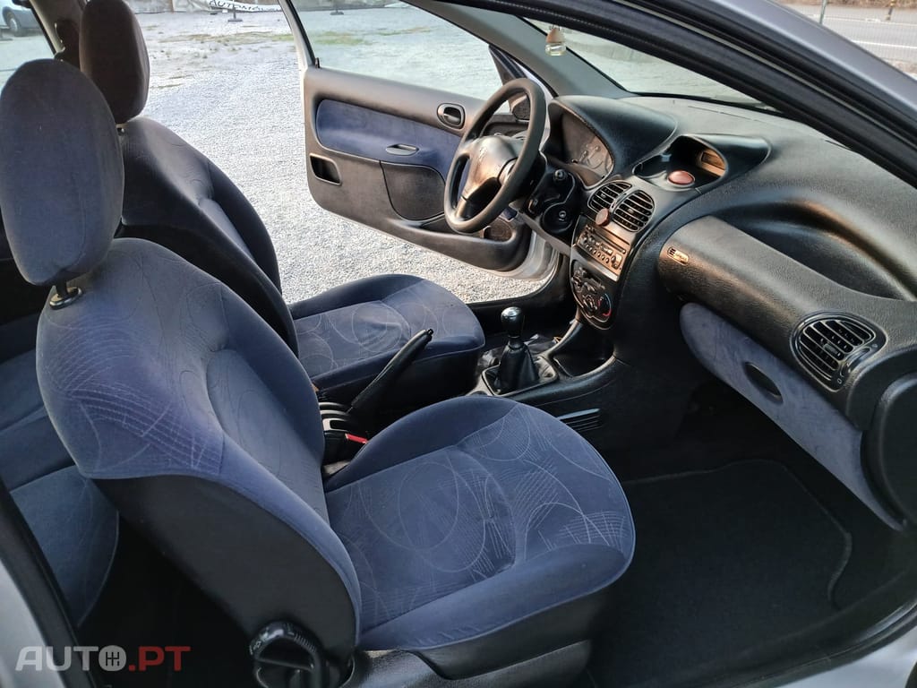 Peugeot 206 1.1