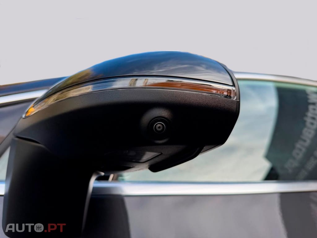 Mercedes-Benz EQE 350+ Electric Art