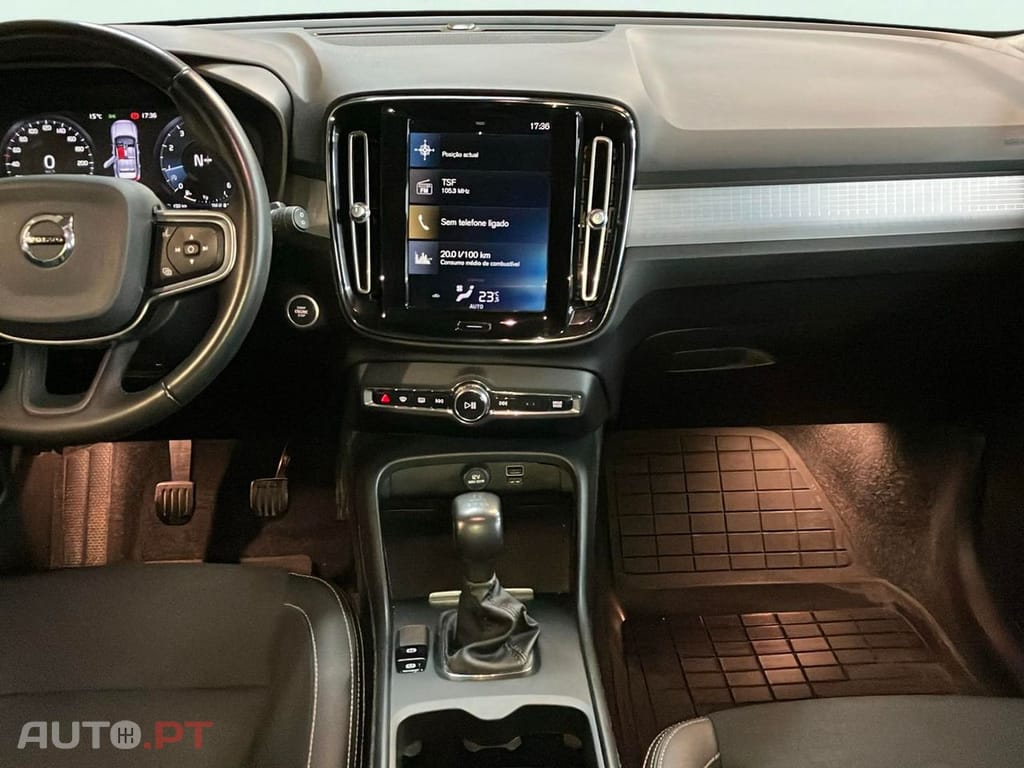 Volvo XC40 1.5 T3 Momentum Plus