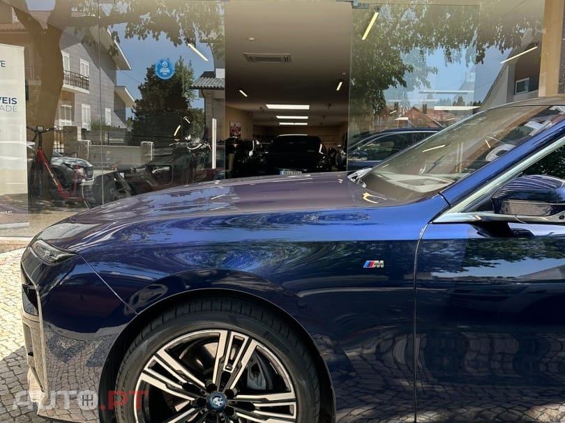 BMW i7 xDrive60 Pack Desportivo M Pro
