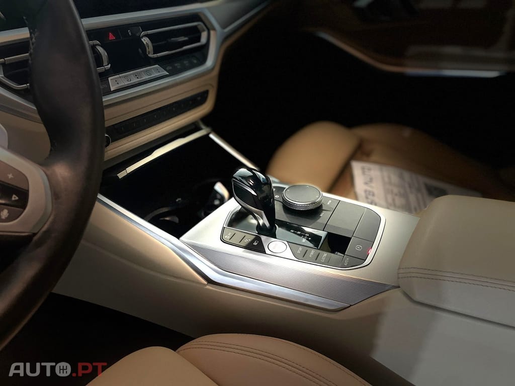 BMW 330 e Touring Pack M Auto