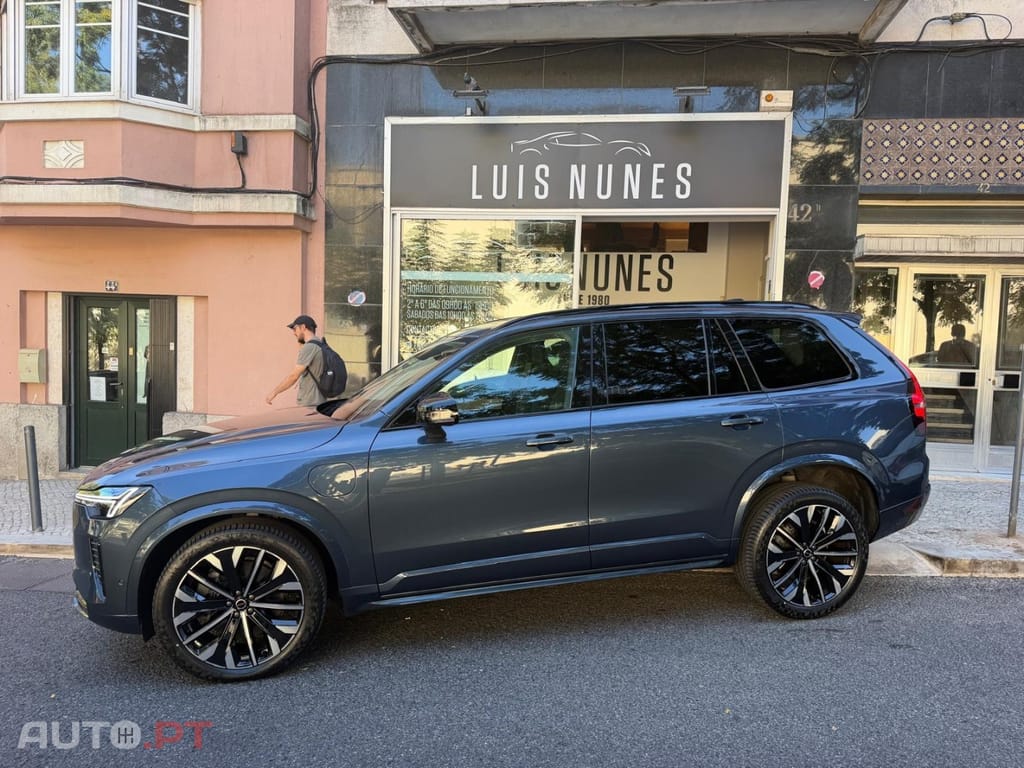 Volvo XC90 2.0 T8 PHEV Plus Dark AWD