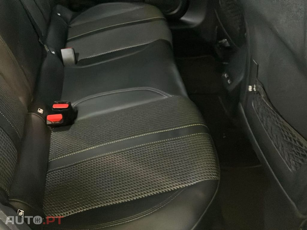 Peugeot E-208 50 KWh GT