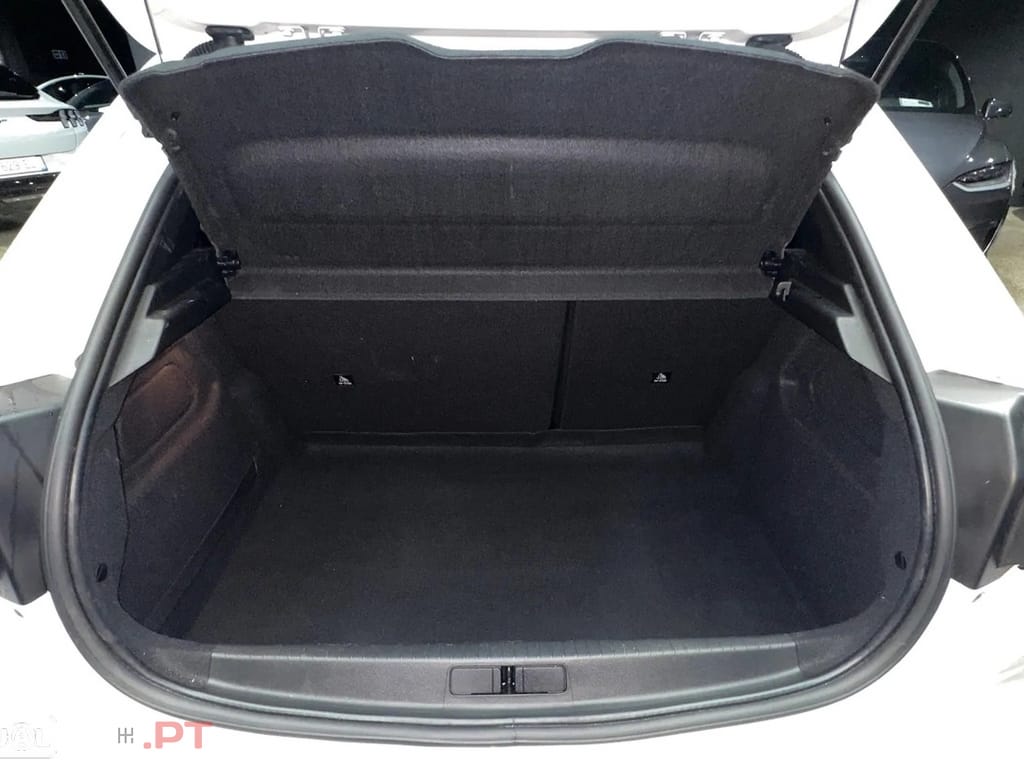 Peugeot E-208 50 kWh Style