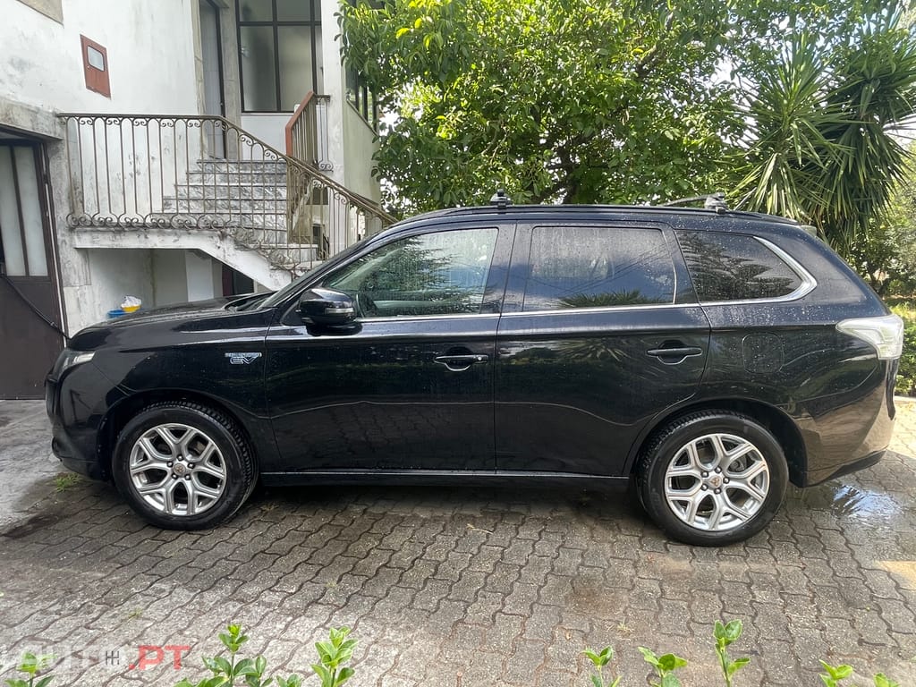Mitsubishi Outlander PHEV+GPL