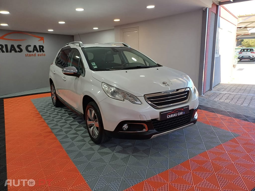Peugeot 2008 1.2 PureTech Allure