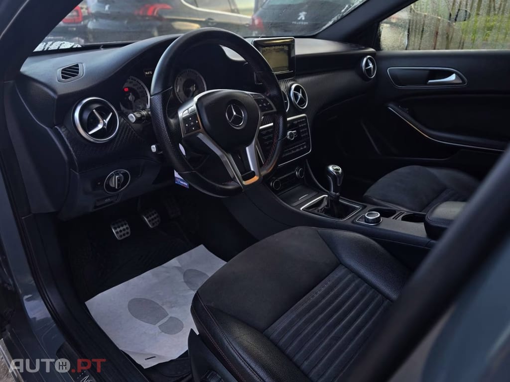 Mercedes-Benz A 200 d AMG LINE