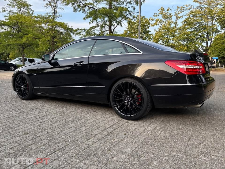 Mercedes-Benz E 220 Coupé