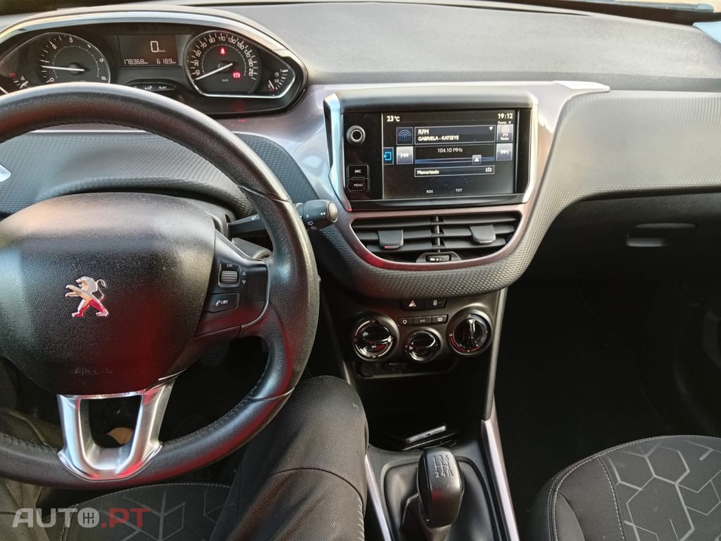 Peugeot 2008 HDi active sport