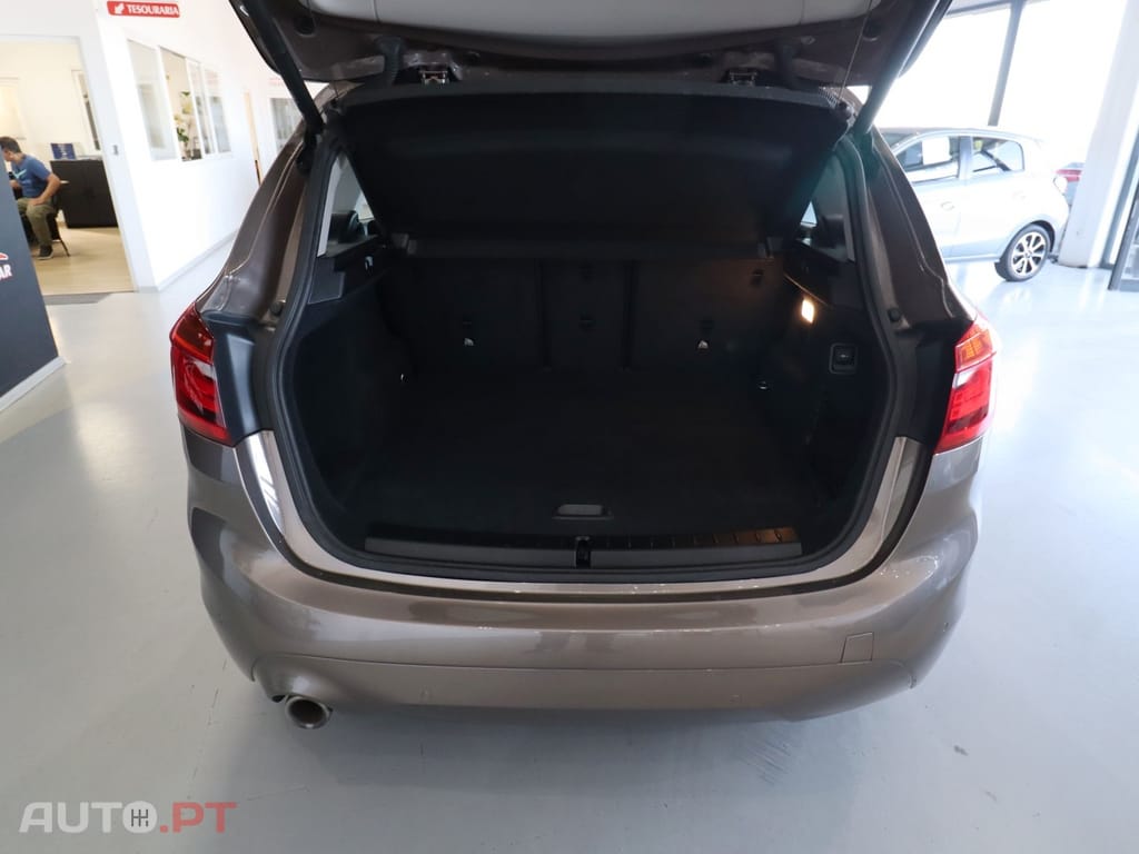 BMW 225 225xe Active Tourer advantage