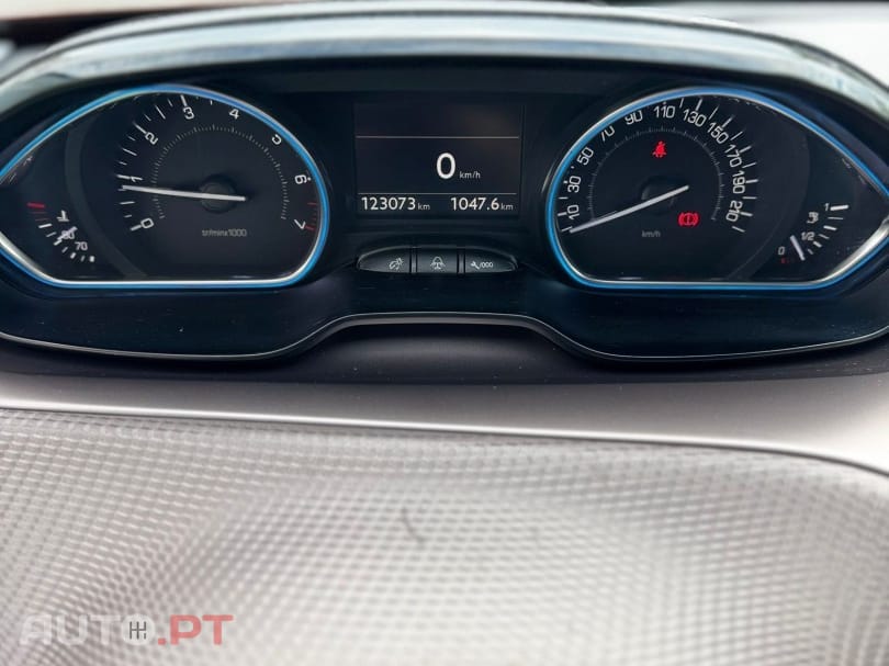 Peugeot 2008 1.2 PureTech Allure