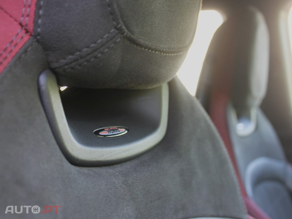 MINI John Cooper Works Auto Desportiva