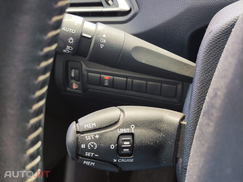 Peugeot 308 1.5 BlueHDi Business Line