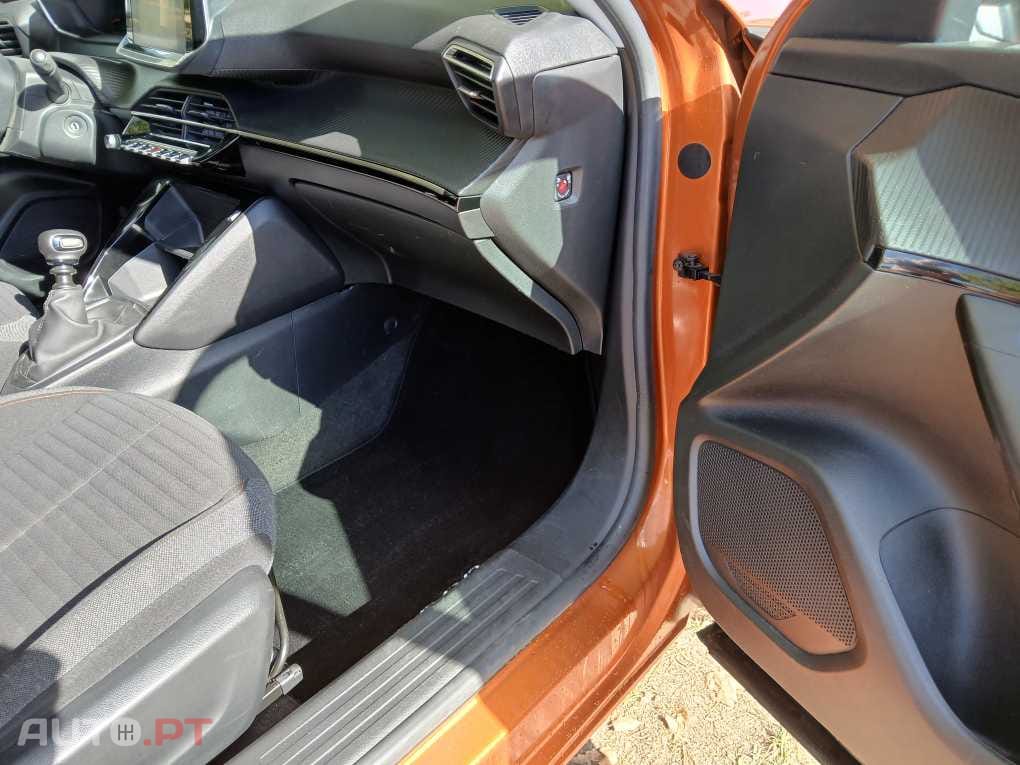 Peugeot 2008 1.2 102 CV ACTIVE