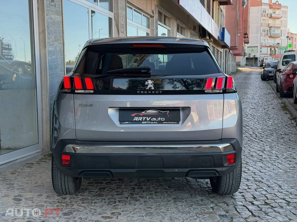 Peugeot 3008 1.5 BlueHDi Active