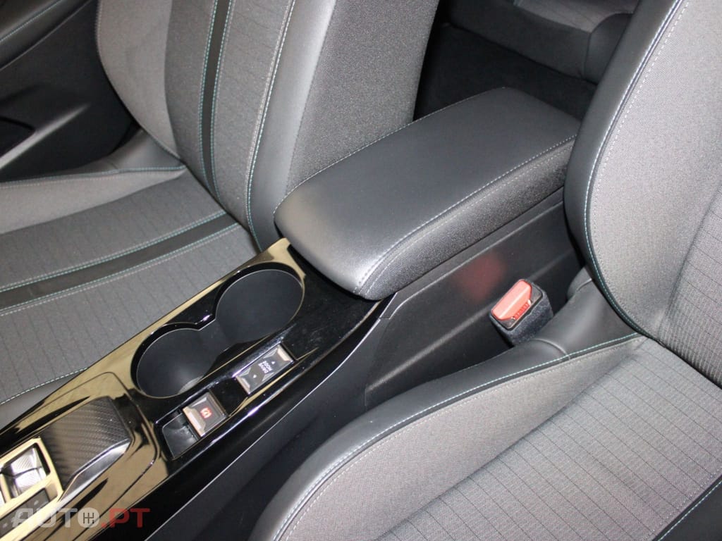 Peugeot E-2008 ALLURE PACK
