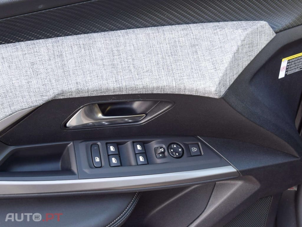 Peugeot 3008 1.2 Hybrid Allure e-DCS6