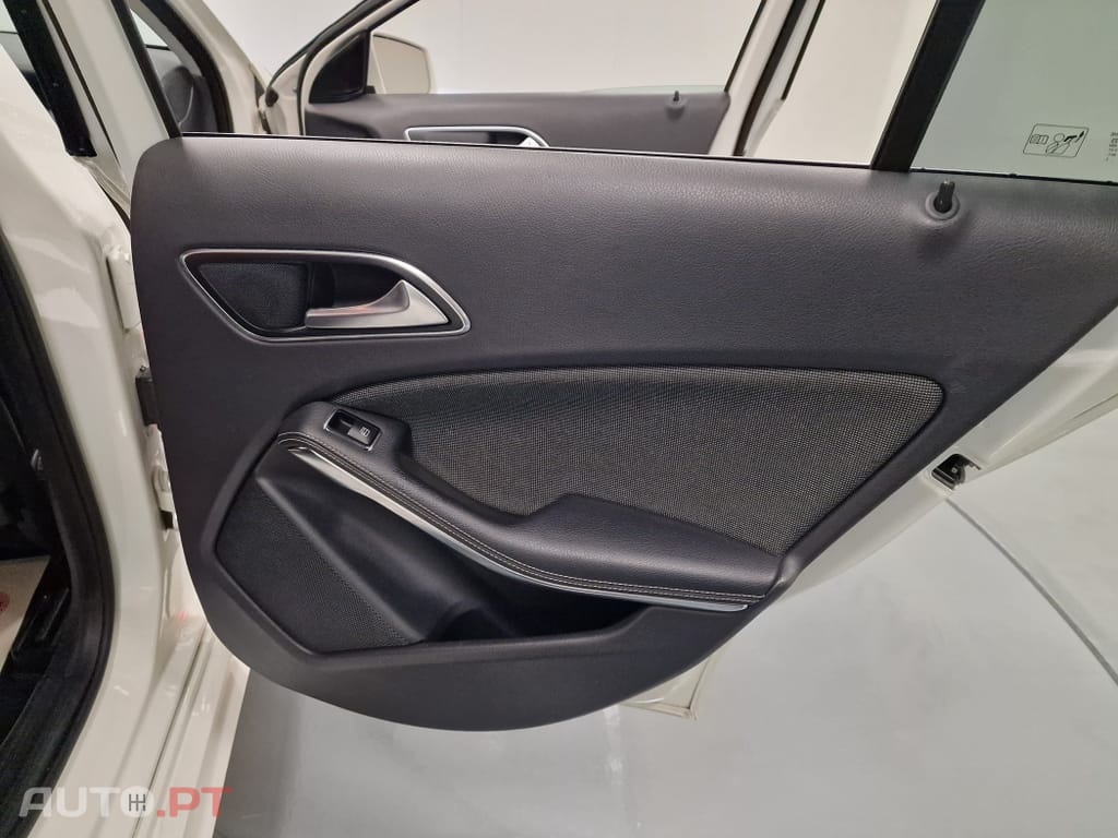 Mercedes-Benz A 180 CDi BlueEfficiency AMG Line