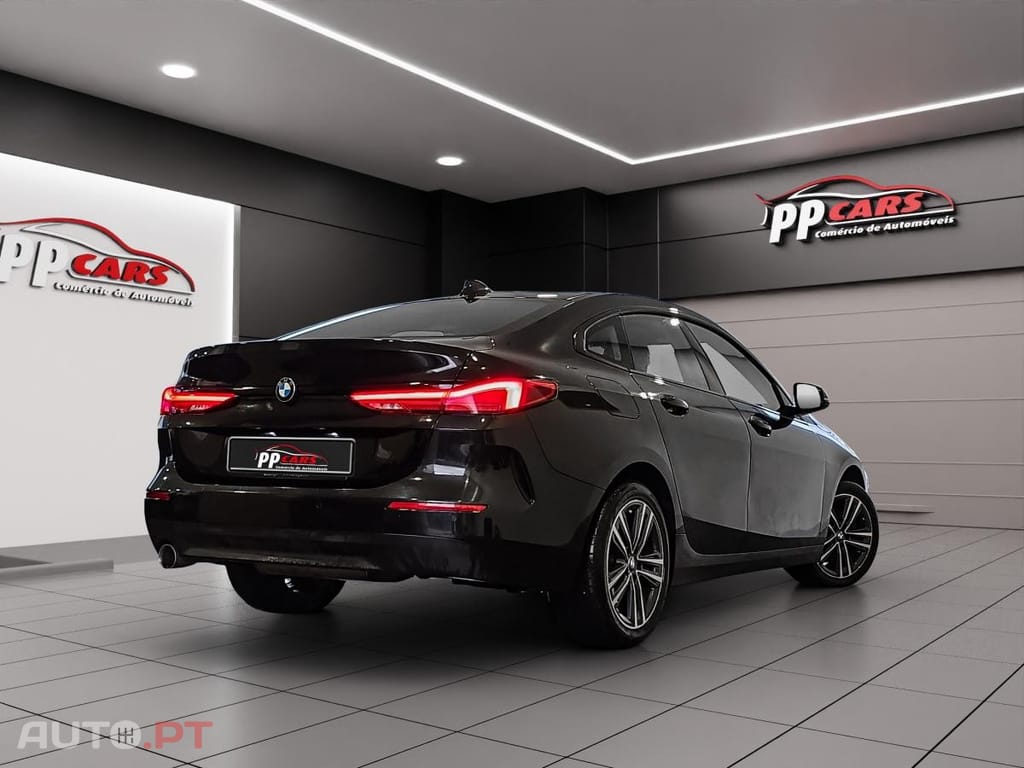 BMW 216 d Line Sport — fotografia 3
