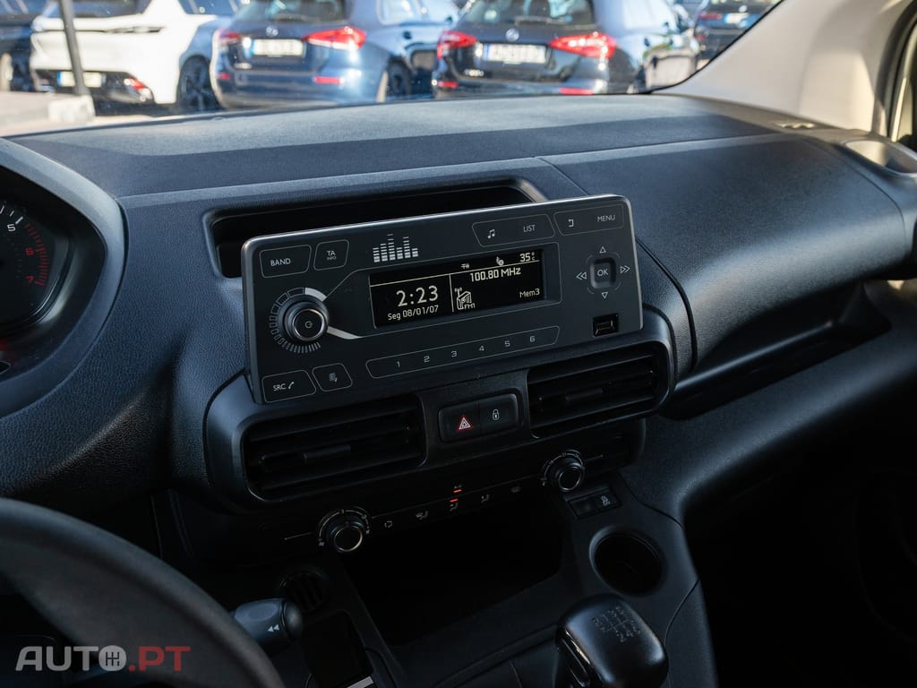 Peugeot Partner 1.5 BlueHDi M padrão
