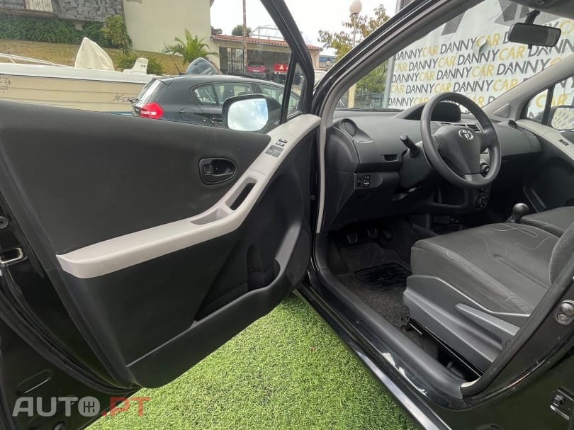 Toyota Yaris 1.0 VVT-i AC