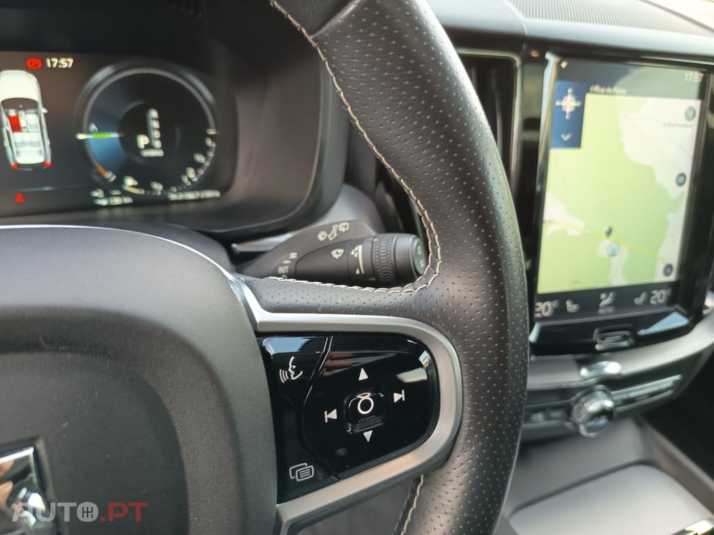 Volvo XC60 2.0 T8 PHEV R-Design AWD