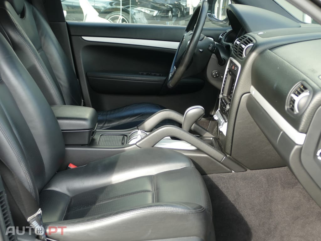 Porsche Cayenne Tiptronic