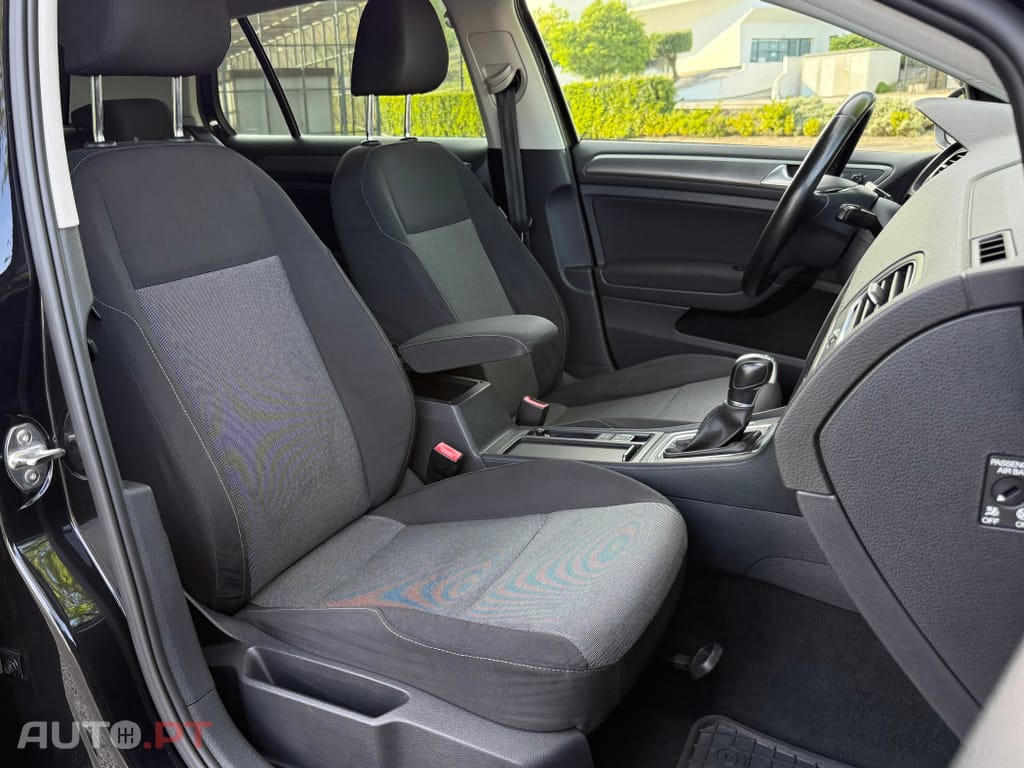 Volkswagen Golf 1.6 TDi Trendline DSG