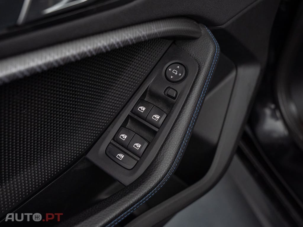 BMW 118 i Pack Desportivo M Auto