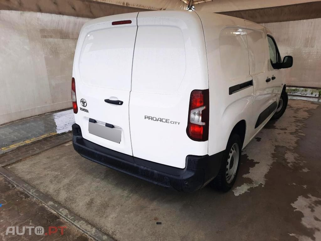 Toyota Proace City 1.5D L2 Comfort - IVA Dedutível