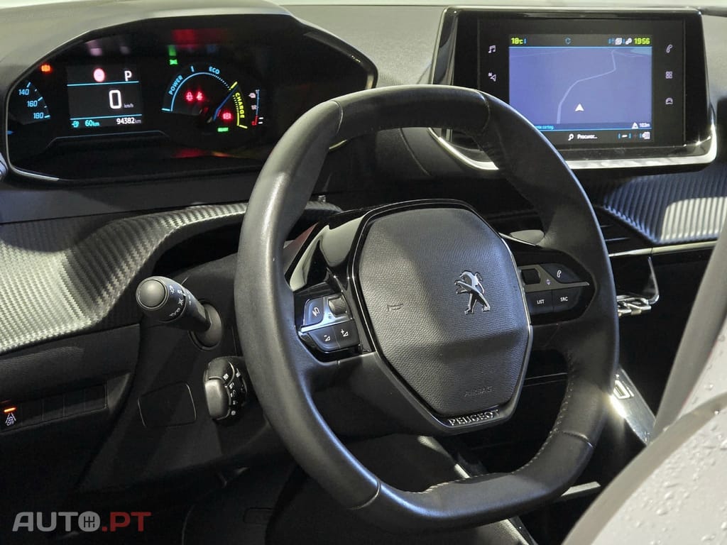 Peugeot E-2008 50 kWh Active Pack