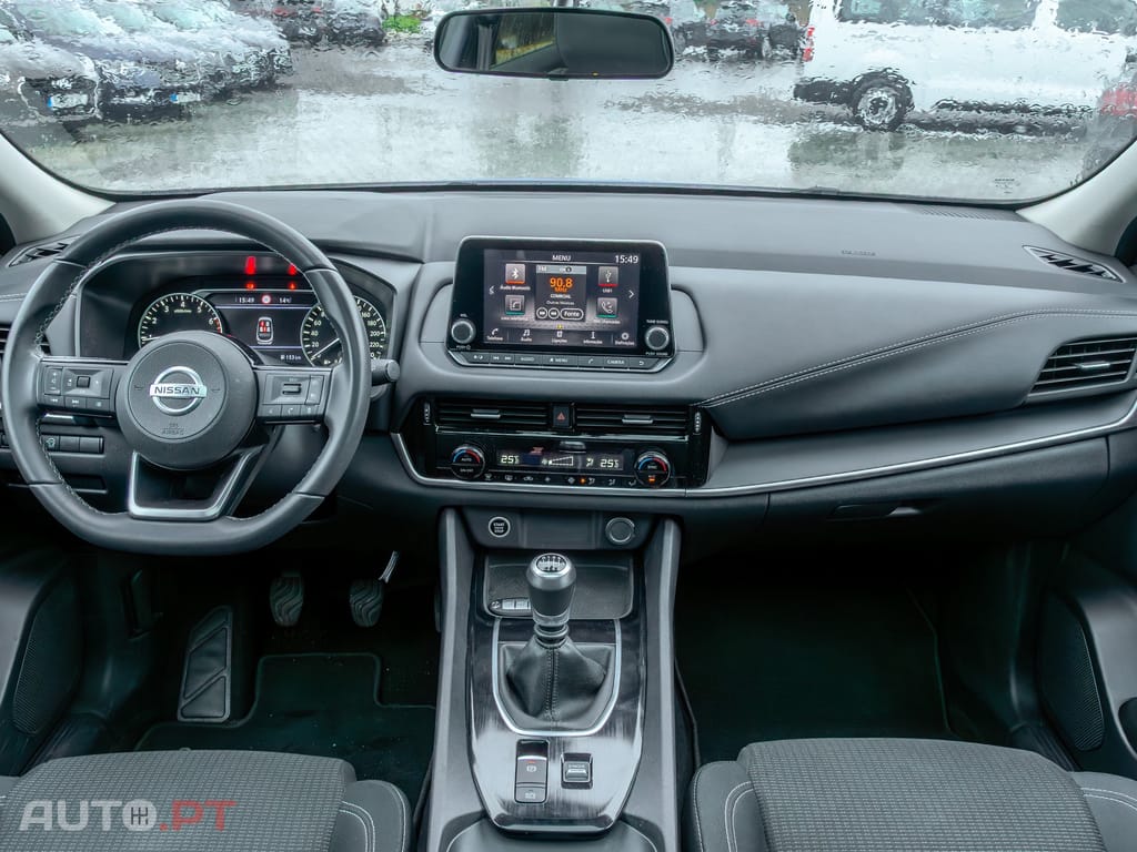 Nissan Qashqai 1.3 DIG-T N-Connecta LED+SKY