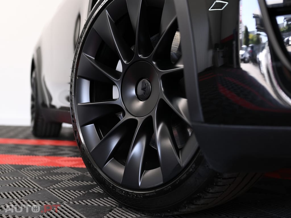 Tesla Model Y Tração Traseira